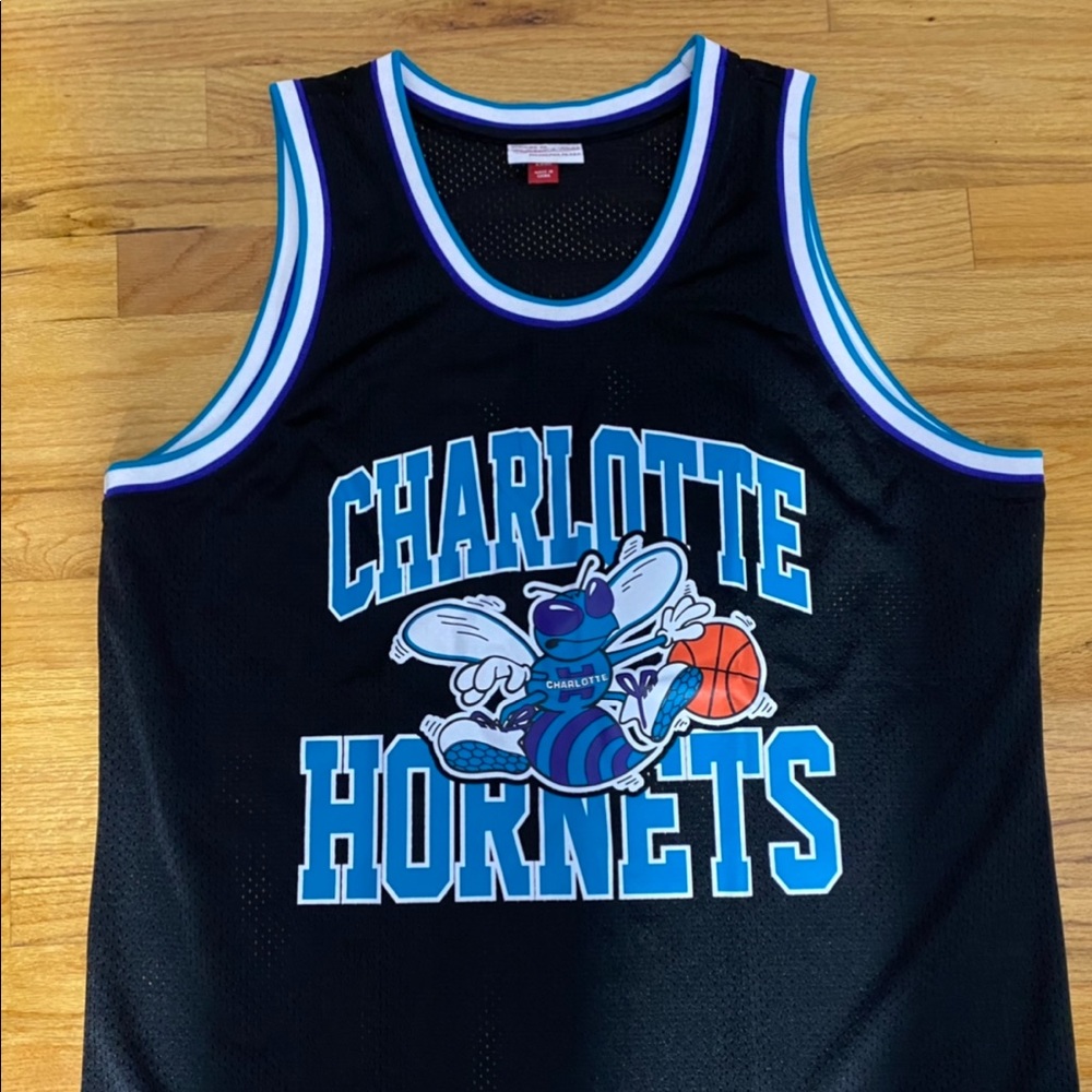 Mitchell & Ness Charlotte Hornets Jersey